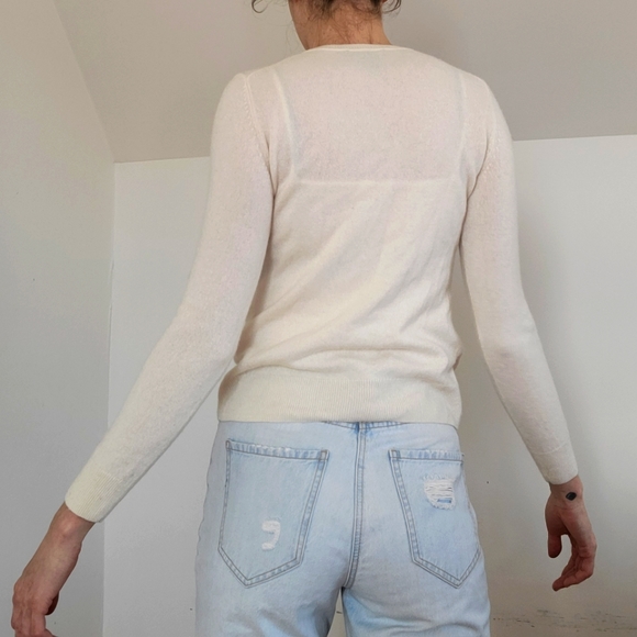 LORD & TAYLOR - Cashmere sweater - Picture 4 of 11